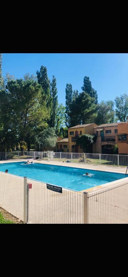 Appartement Village 7 En Residence De Vacances En Camargue Arles Esterno foto