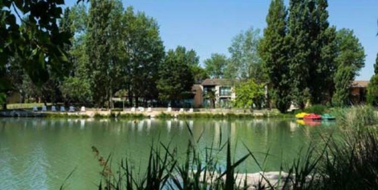 Appartement Village 7 En Residence De Vacances En Camargue Arles Esterno foto