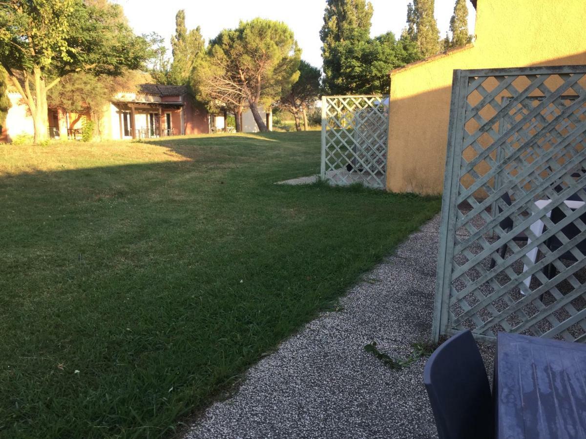 Appartement Village 7 En Residence De Vacances En Camargue Arles Esterno foto